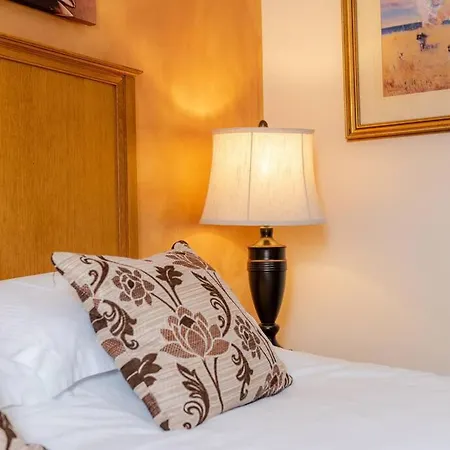 Clover 10 - Yellowtop Country Park - Hot Tub - Yorkshire * 塞尔比